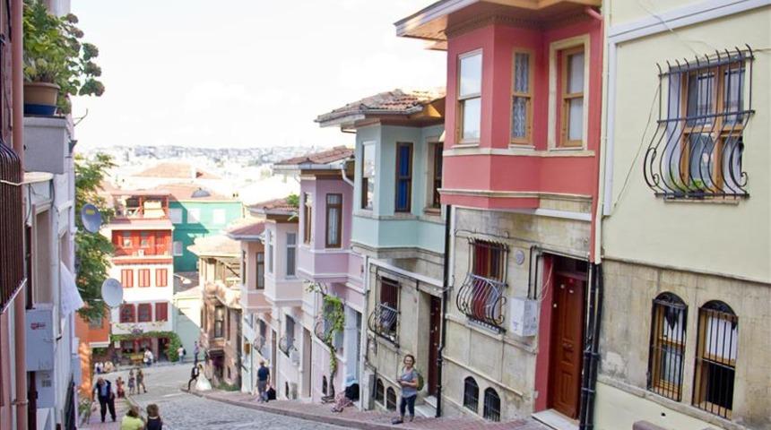 Balat nerede? Meşhur sokakları, evlerine nasıl gidilir?