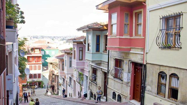 Balat nerede? Meşhur sokakları, evlerine nasıl gidilir?