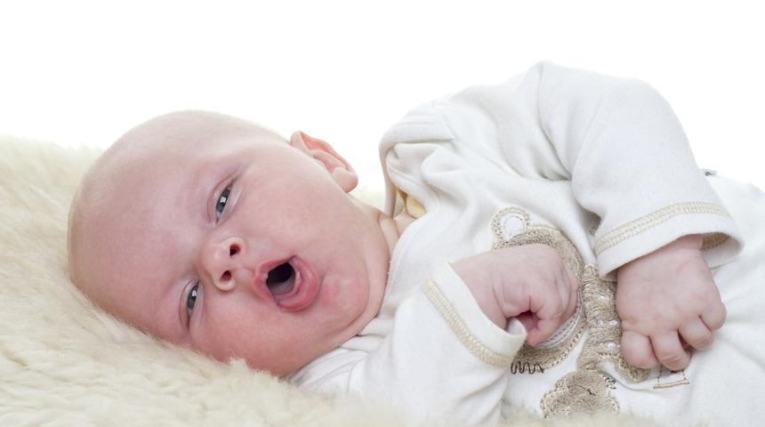 Bebeklerde öksürük neden olur, nasıl geçer?