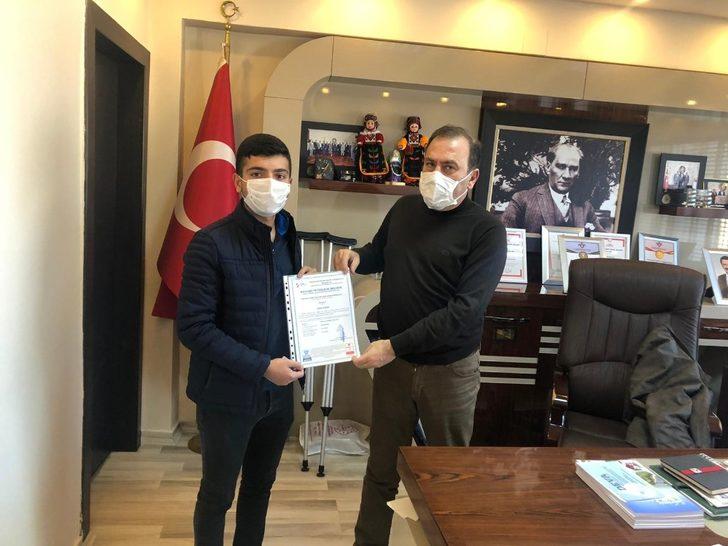 Başarılı kursiyerlere sertifika G2