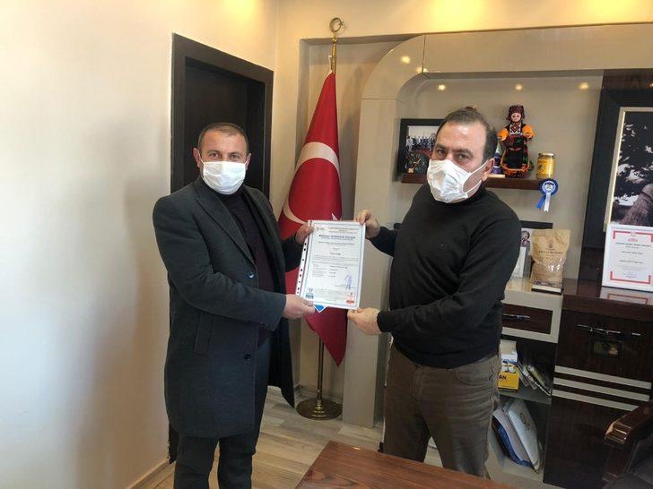 Başarılı kursiyerlere sertifika G3