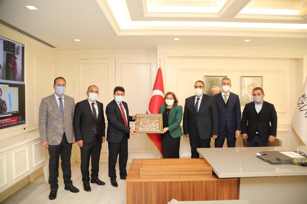 T&uuml;rkiye&rsquo;nin en b&uuml;y&uuml;k hayvan barınağı i&ccedil;in adımlar atıldı