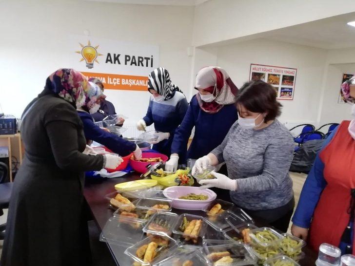 Suluovalı AK kadınlardan sağlıkçılara özel ikram G2