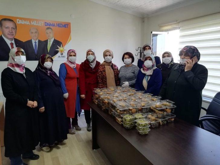 Suluovalı AK kadınlardan sağlıkçılara özel ikram G3