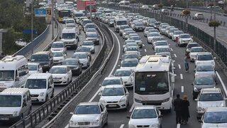 İstanbul’da kısıtlama öncesi trafik kilitlendi: Yoğunluk yüzde 60’lara ulaştı