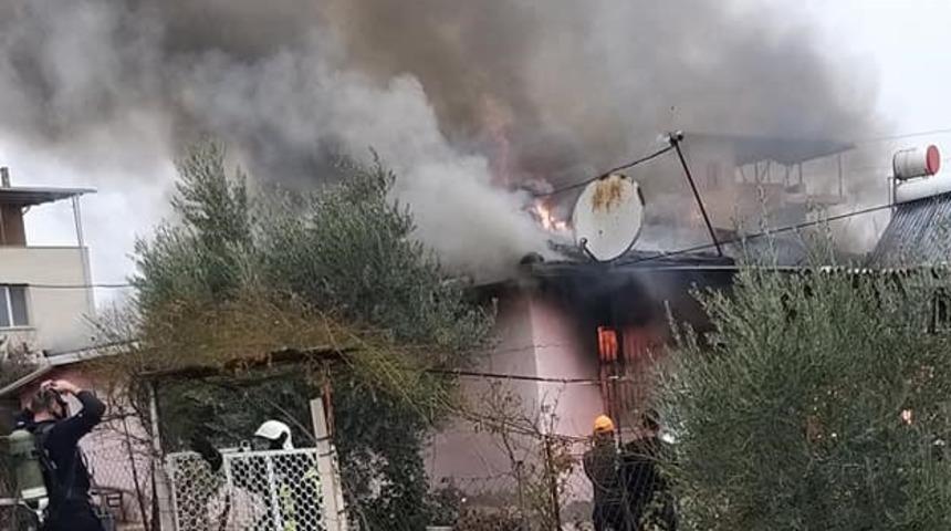 89 yaşındaki fel&ccedil;li adam evinde &ccedil;ıkan yangında &ouml;ld&uuml;