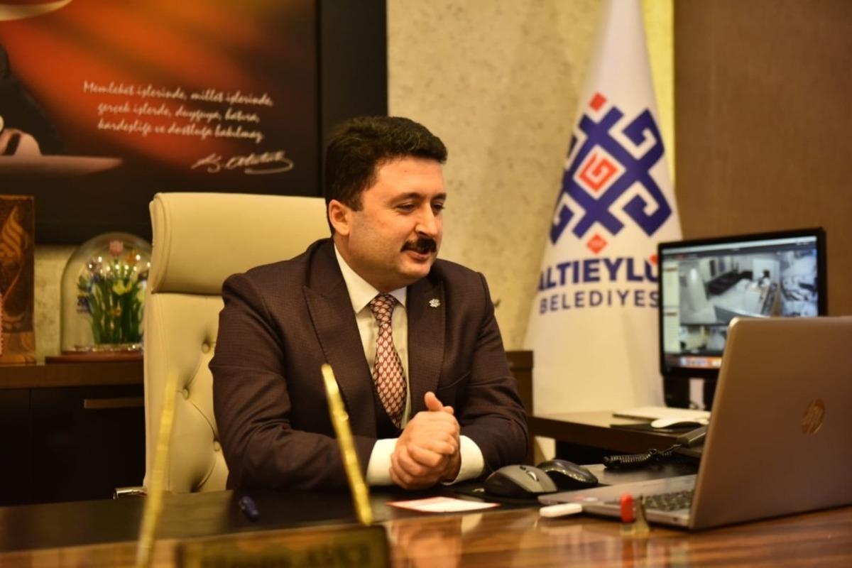 Hasan Avcı canlı derse katıldı