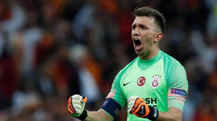 Galatasaray'da Muslera derbide oynayacak mı?