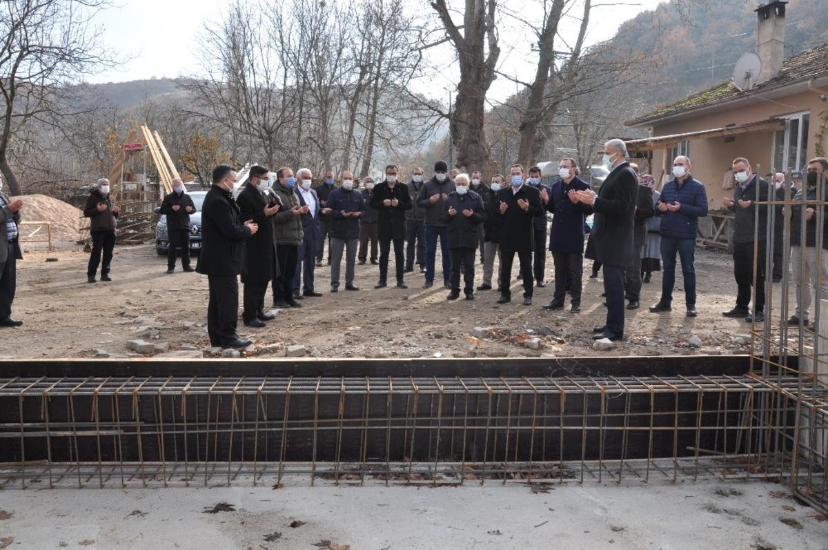 G&uuml;nl&uuml;k 300 b&uuml;y&uuml;kbaş hayvan kapasiteli mezbahanın temeli atıldı