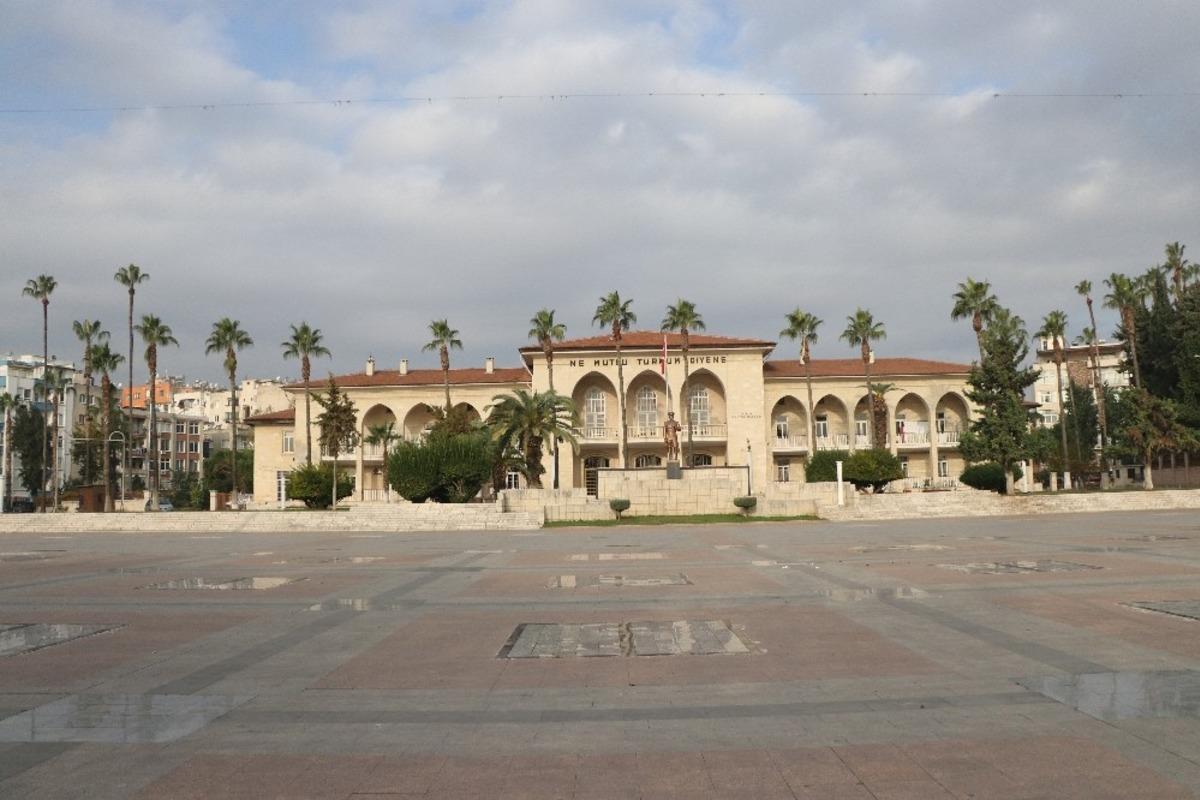 Mersin&rsquo;de sokaklar 3. haftada da boş kaldı