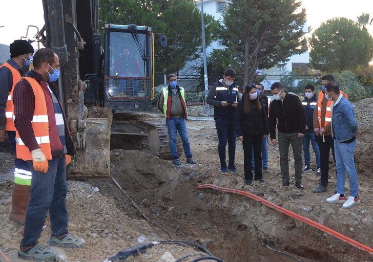 Enver Reis Caddesi’nin alt ve üst yapısı yenileniyor G4