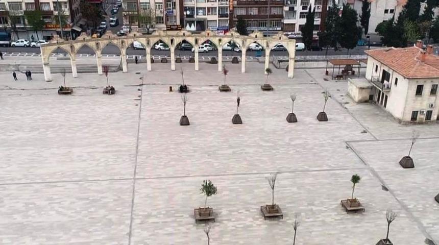 Şanlıurfa’da cadde ve sokaklar boş kaldı
