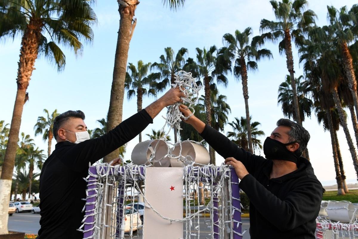 Mersin&rsquo;de yılbaşı hazırlıkları başladı