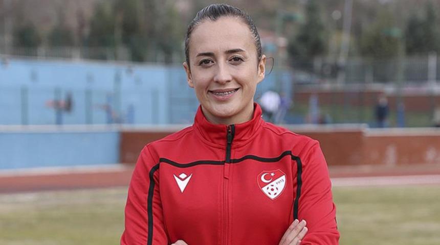 Cansu Tiryaki: Messi ve Ronaldo'nun maçını yönetmek isterim