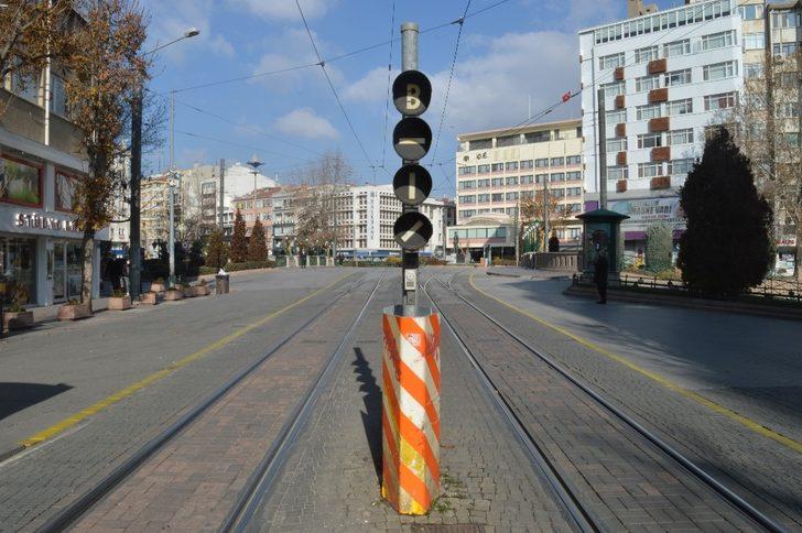 Sessizliğe bürünen şehirde güneşin tadını çıkartan olamadı G2