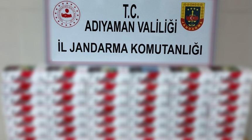Ş&uuml;pheli ara&ccedil;tan bandrols&uuml;z makaronlar ele ge&ccedil;irildi