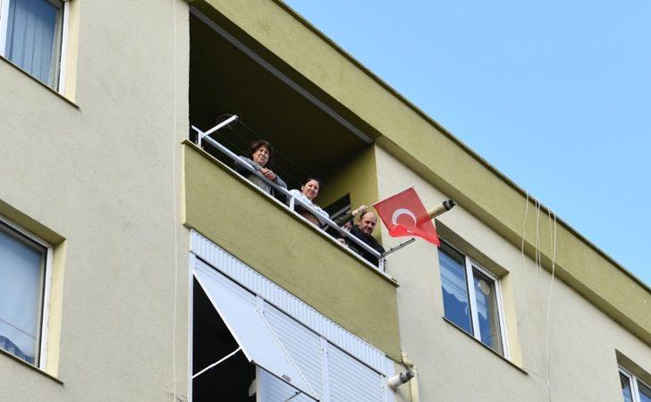 Boş kalan sokaklar mehter marşlarıyla yankılandı G5