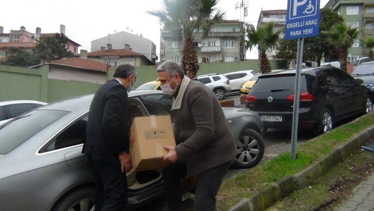 İhtiyaç sahipleri için Kızılay’a 25 koli gıda yardımı yaptı G1