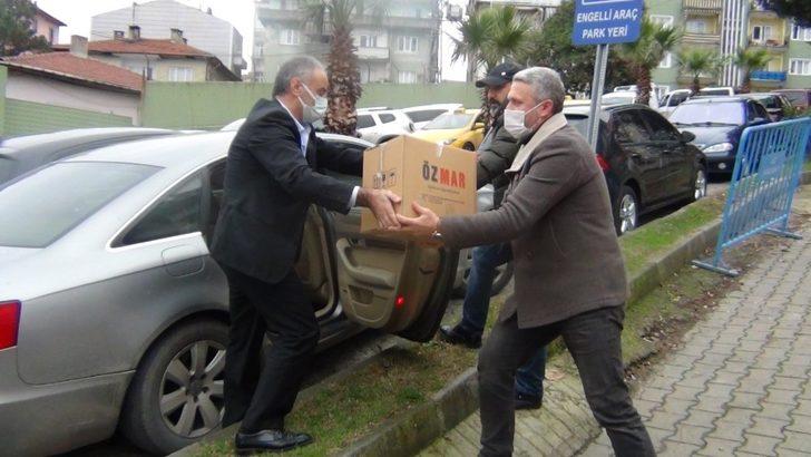 İhtiyaç sahipleri için Kızılay’a 25 koli gıda yardımı yaptı G3