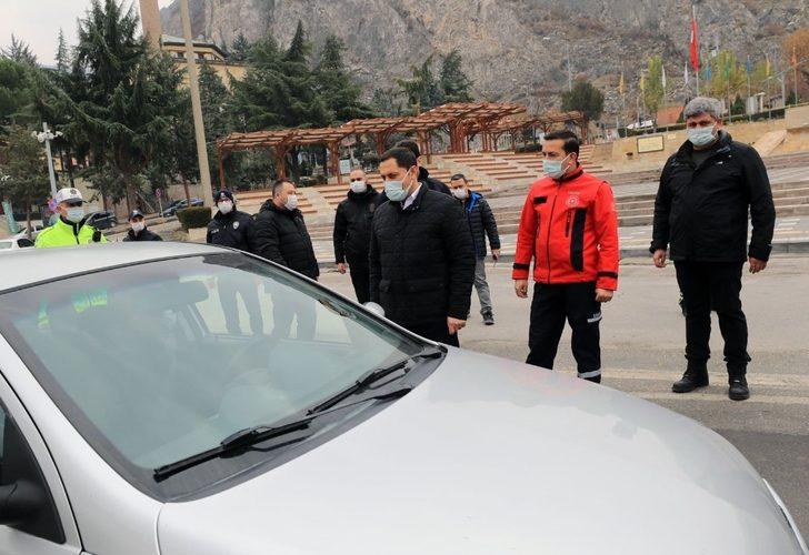 Vali Masatlı araçları denetledi, izin belgelerini kontrol etti G4