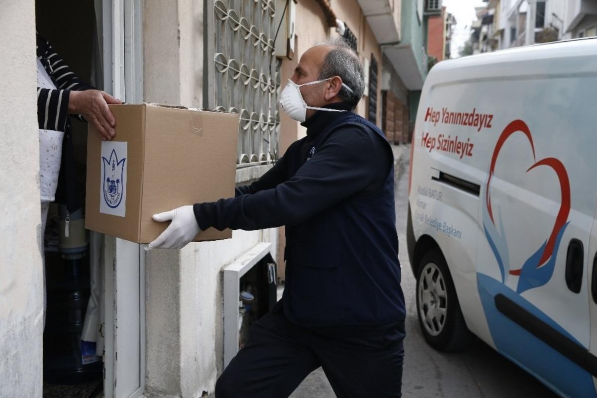 Konak&rsquo;ta sosyal yardımlar ve dayanışmayı g&uuml;&ccedil;lendiren projeler &ouml;rnek oldu
