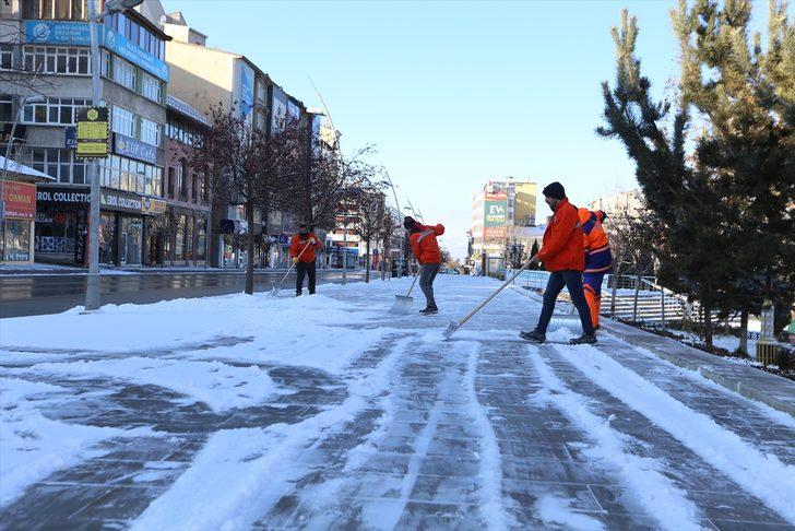 Doğu Anadolu'da kar ve sis yaşamı olumsuz etkiledi G1