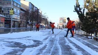 Doğu Anadolu'da kar ve sis yaşamı olumsuz etkiledi