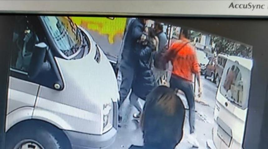 Şişli'de hareketli anlar! Trafik tartışmasında silah çekildi