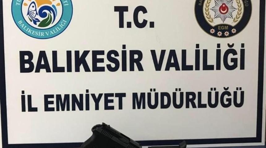 Balıkesir&rsquo;de polis 19 aranan şahsı yakalandı