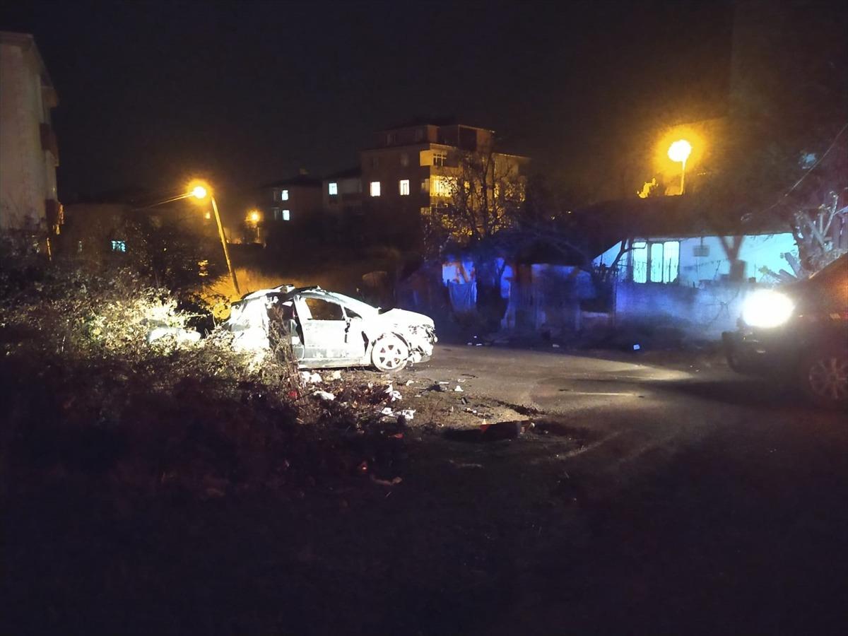 Tekirdağ'da elektrik direğine &ccedil;arpan otomobilin s&uuml;r&uuml;c&uuml;s&uuml; &ouml;ld&uuml;