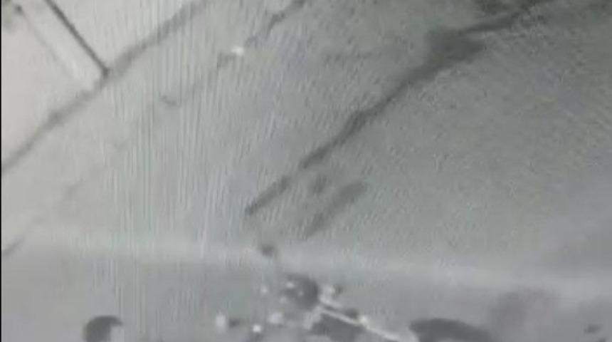 Hırsızın rahatlığı kameralara yansıdı