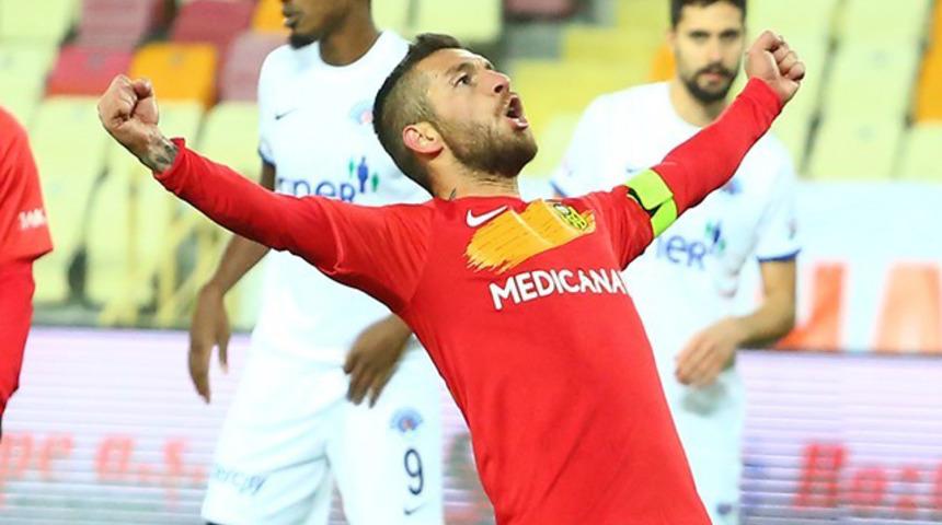 Adem Büyük'ten skor yüküne katkı