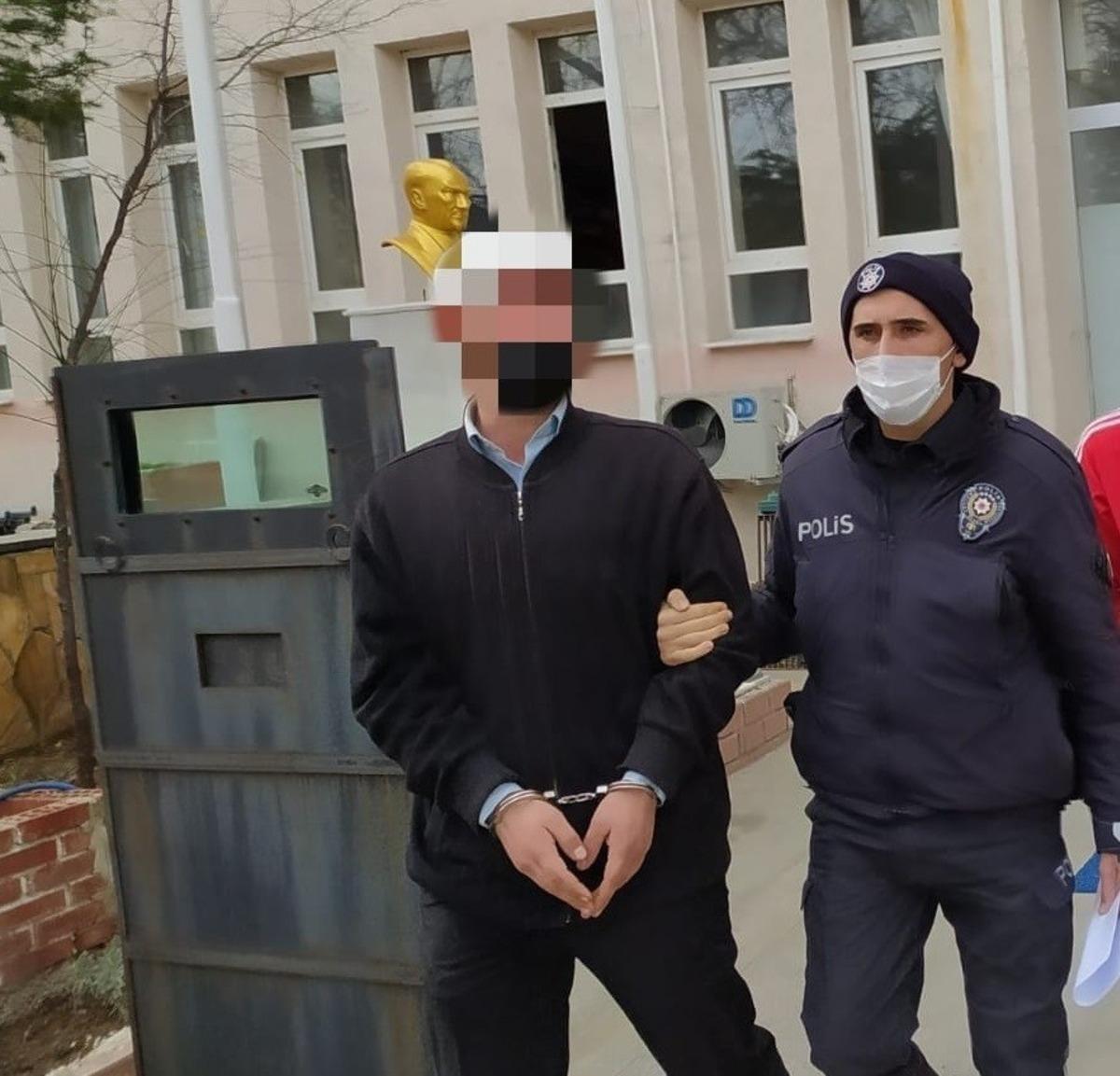 Aranması olan şahıslar sokağa &ccedil;ıkma kısıtlamasına takıldı