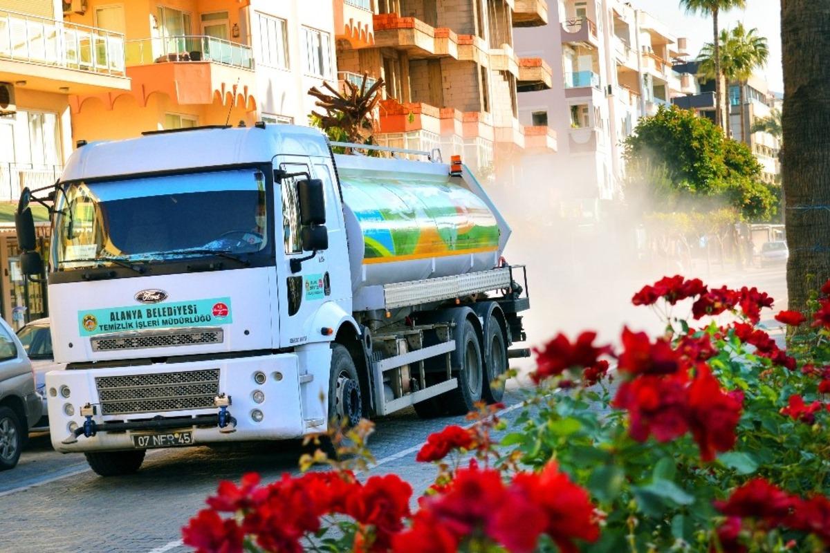 Alanya&rsquo;da cadde ve sokaklar mikronsis ile temizleniyor