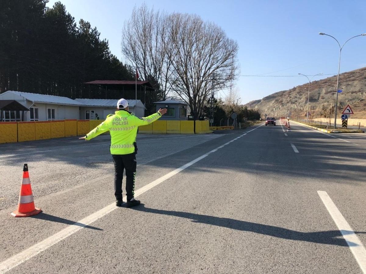 Şehir girişlerinde kontroller devam ediyor