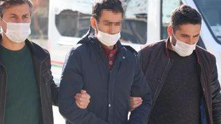 Atatürk büstünü yerinden söküp çöp kutusuna attı