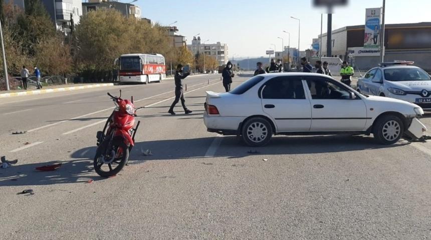 Yaşı k&uuml;&ccedil;&uuml;k &ccedil;ocuğun kullandığı ara&ccedil; kazaya neden oldu: 1 yaralı
