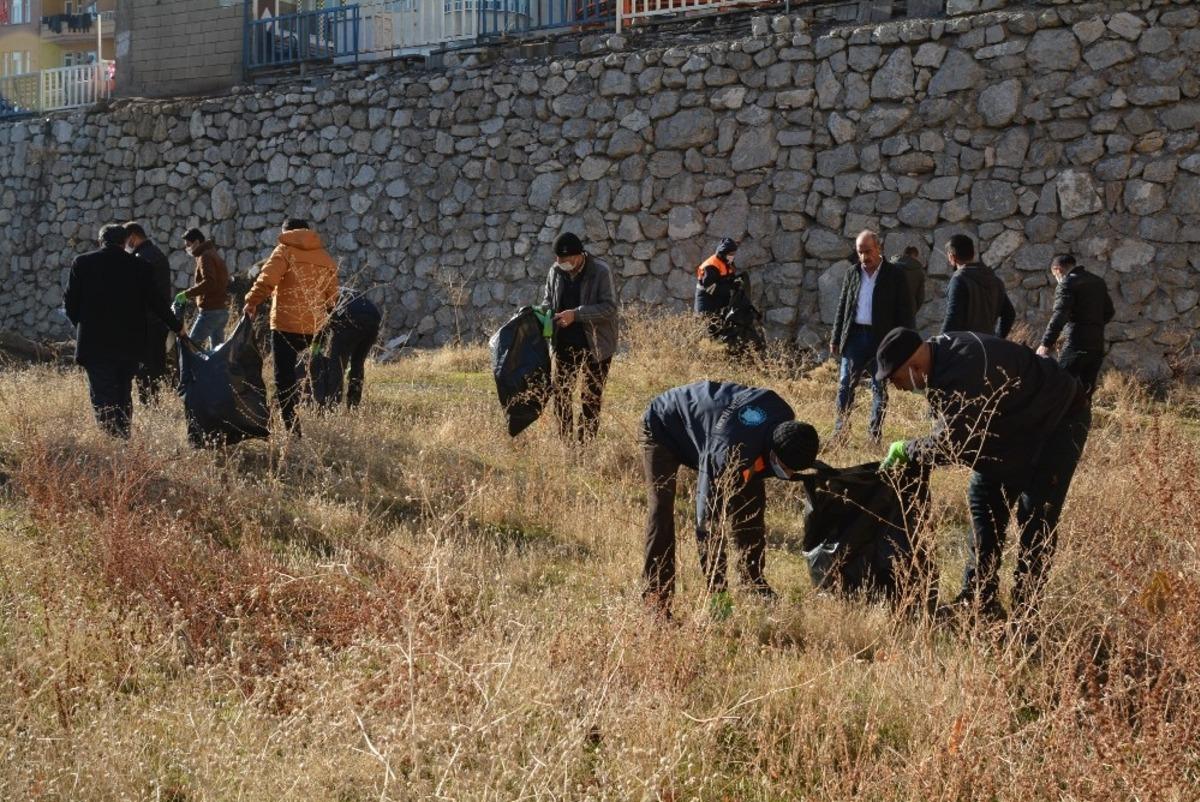 Hakkari Belediyesinden şehir temizliği