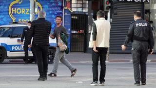 Mobeseyi taşladı, gözaltına alınmamak için elinden geleni yaptı