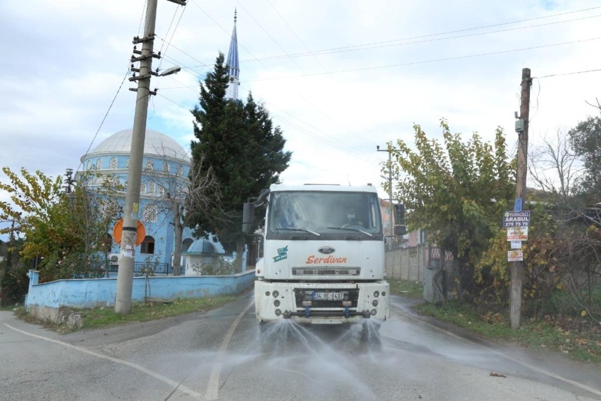 Dezenfekte ekipleri kısıtlama g&uuml;nlerinde de iş başında