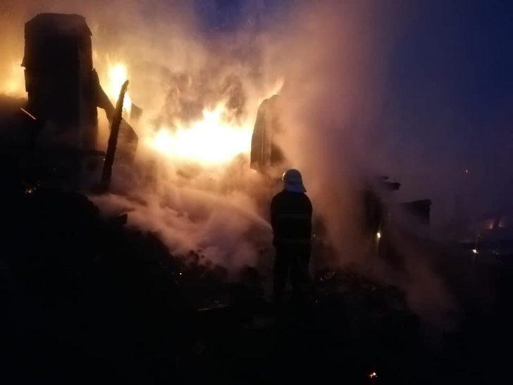 Kastamonu’da çıkan yangında iki katlı ev kullanılamaz hale geldi G1