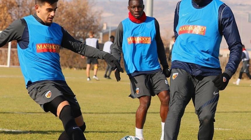 Kayserispor&rsquo;da Kanga ve İsmail kadroda