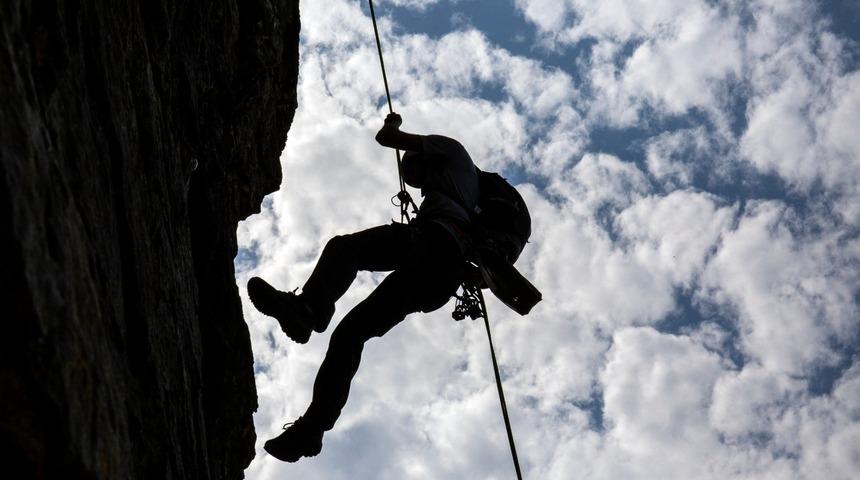 'Mümkün olanın sınırlarını keşfetmenin tek yolu, o sınırları geçmeye cesaret etmekten geçer!'