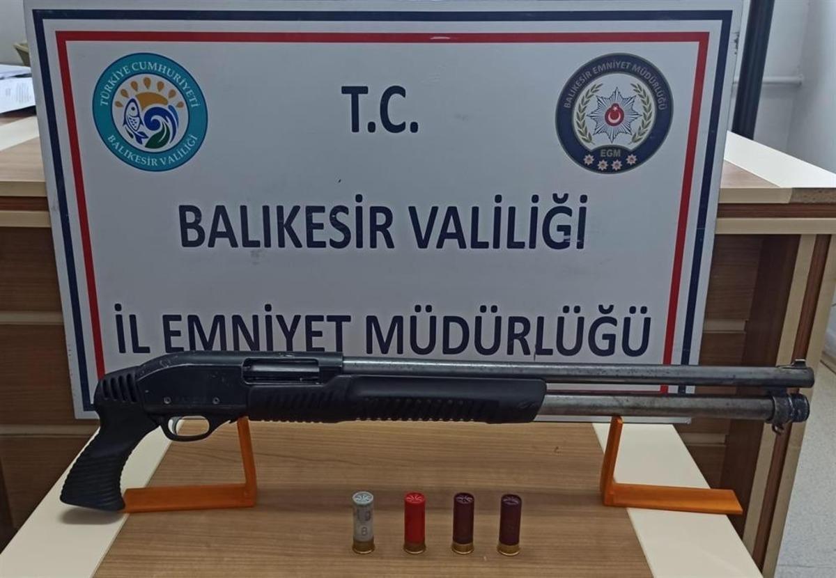 Balıkesir&rsquo;de polis 9 aranan şahıs yakaladı