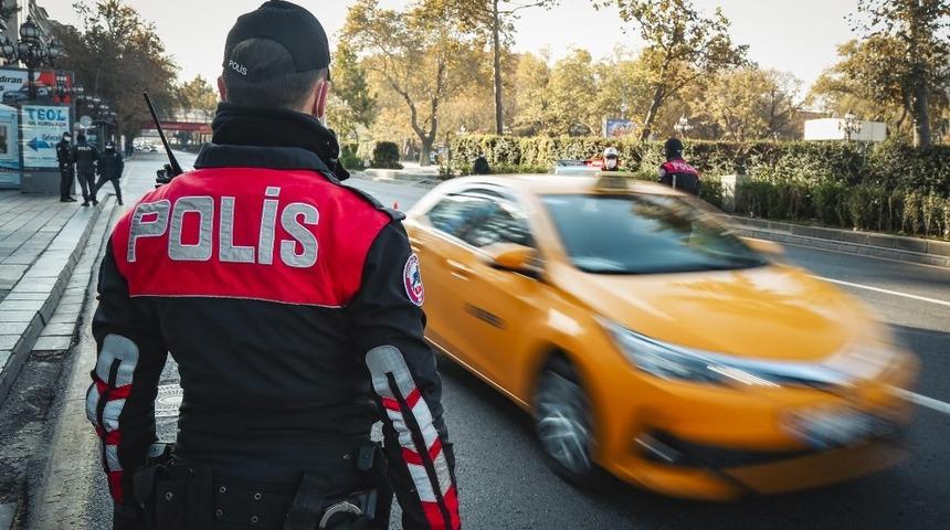 Sokağa &ccedil;ıkma kısıtlamasına uymayan toplam 38 bin 874 kişiye idari işlem yapıldı