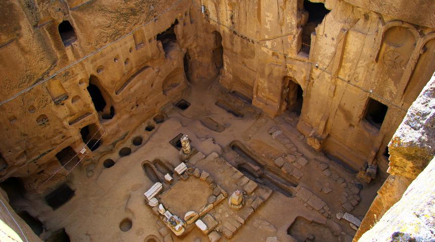 G&uuml;m&uuml;şler Manastırı nerede? G&uuml;m&uuml;şler Manastırı'na nasıl gidilir? G&uuml;m&uuml;şler Manastırı Giriş &Uuml;creti