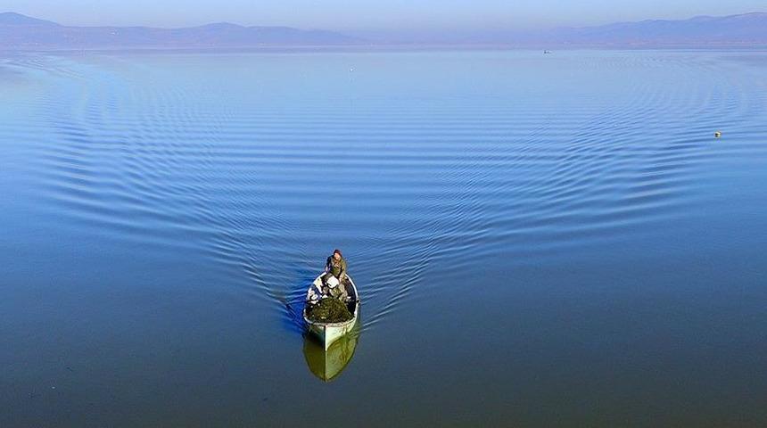 Marmara gölü nerede, hangi ile bağlı? Oluşumu nasıldır, özellikleri nelerdir, balık avı yapılır mı?