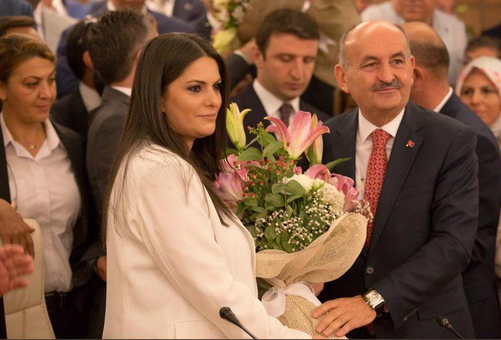 1991 yılından beri ilk kadın &Ccedil;alışma ve Sosyal G&uuml;venlik bakanı atandı: J&uuml;lide Sarıeroğlu