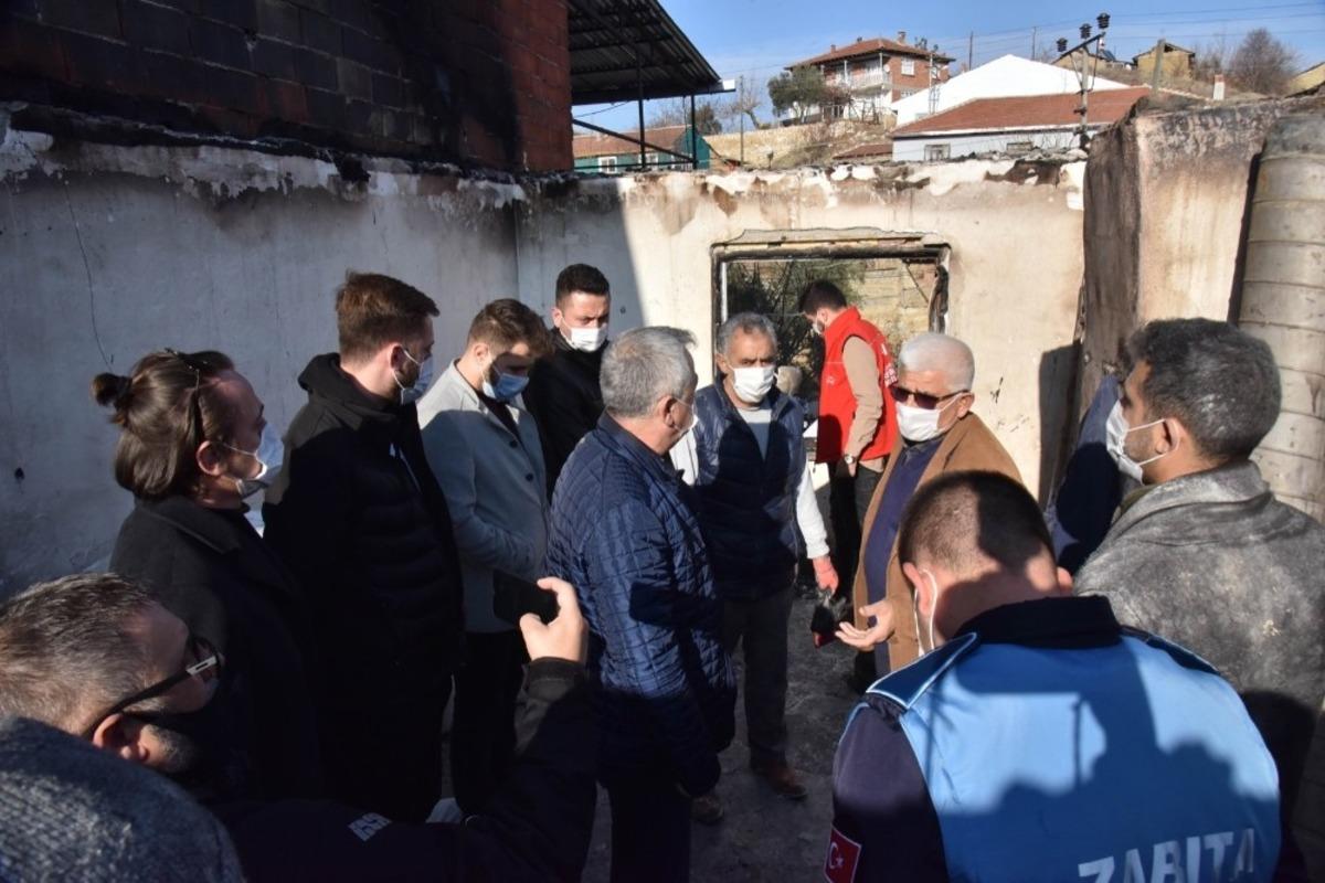 Bilecik Belediyesi fırını yanan esnafa yardım elini uzattı