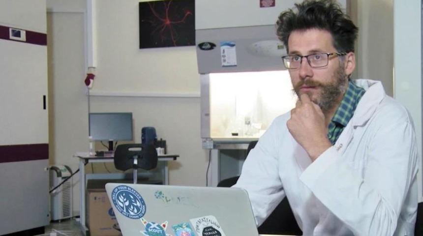 Korona aşısı üzerinde çalışan bilim insanı ölü bulundu